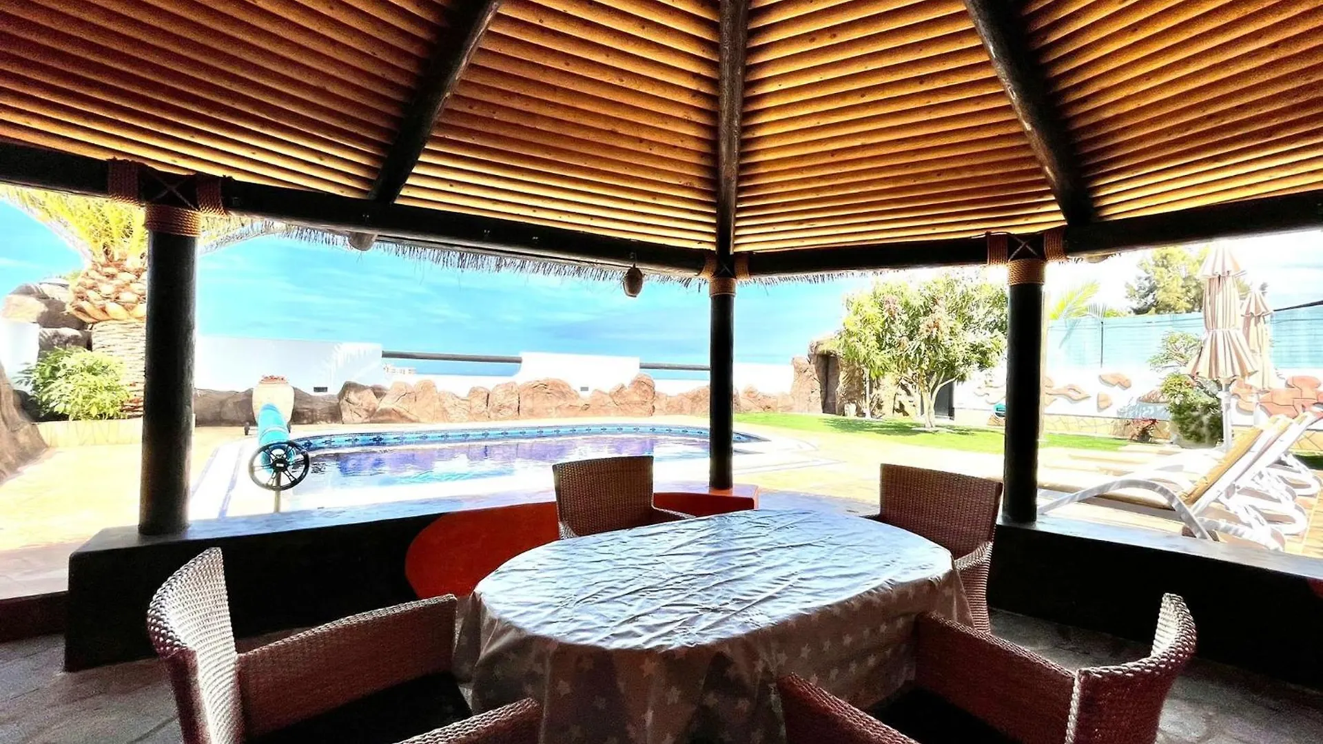 Luxurioese Ferienvilla Fuer Vier Personen Costa Adeje  Holiday home Costa Adeje (Tenerife)