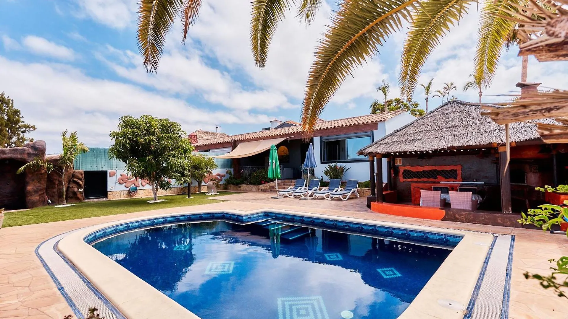 Luxurioese Ferienvilla Fuer Vier Personen Costa Adeje  Holiday home
